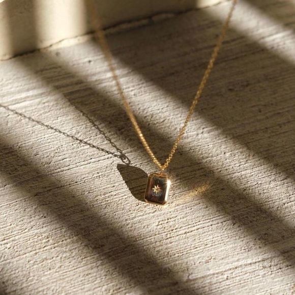 18K Gold Plated Rectangular Tag North Star Pendant Necklace - Picture 7 of 8